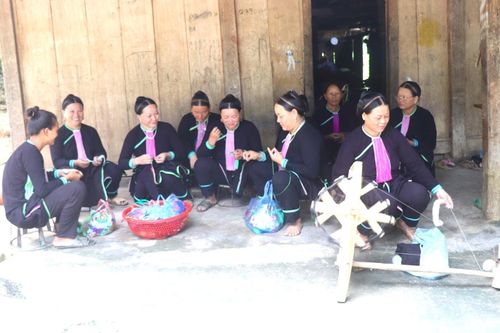 Xây dựng cuộc sống không còn hủ tục