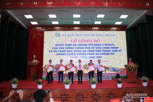 Cao Lộc: Công bố quyết định của Thủ tướng Chính phủ về công nhận xã an toàn khu