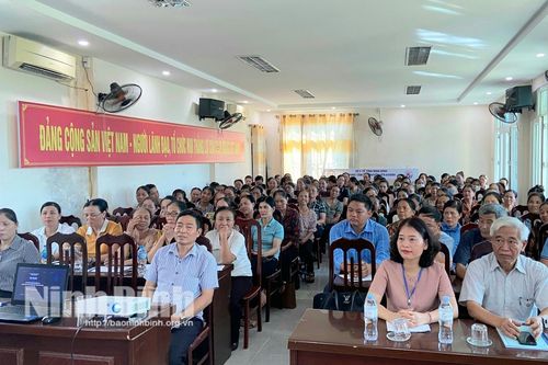 Tập huấn nghiệp vụ cho cộng tác viên dân số huyện Yên Khánh