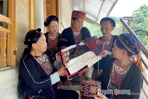 Người Dao thôn Nghẹt giữ gìn bản sắc văn hóa