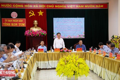 Bộ trưởng Nguyễn Hồng Diên làm việc tại tỉnh Kon Tum