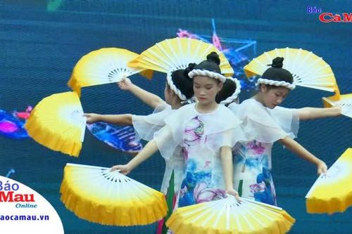 Ươm mầm tài năng hoa phượng đỏ