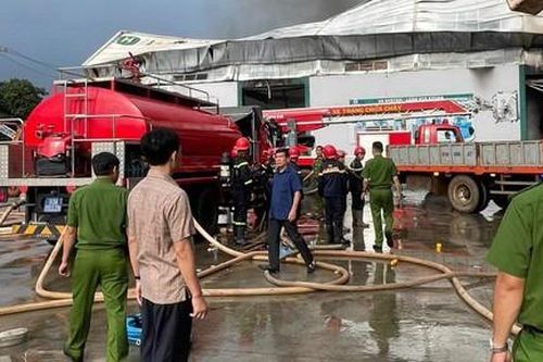 Cháy lớn tại công ty Hanfimex Việt Nam, chuyên sản xuất hạt điều