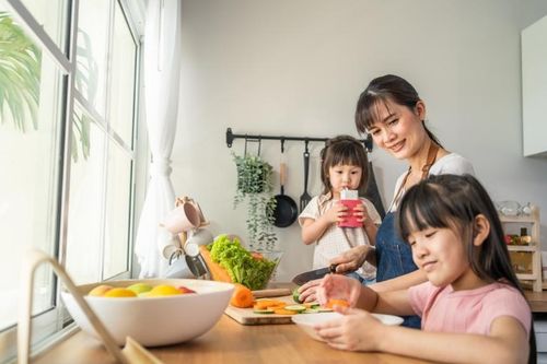 Duy trì lối sống khỏe mạnh, nhẹ nhàng bước vào tuổi trung niên