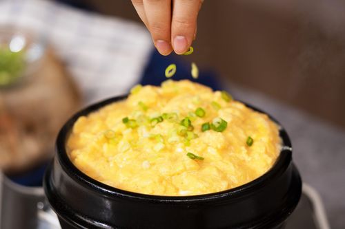 Hướng dẫn làm trứng hấp bí đỏ phô mai