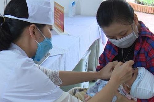 Bộ Y tế đang triển khai xây dựng chế độ phụ cấp ưu đãi theo nghề
