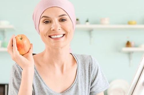 Dinh dưỡng – Giải pháp quan trọng nâng cao sức khỏe cho người bệnh ung thư