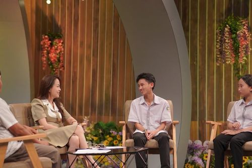 Nỗi lòng người cha có con mắc bệnh lạ