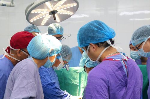 Kỳ tích ghép khí quản từ người cho bị chết não
