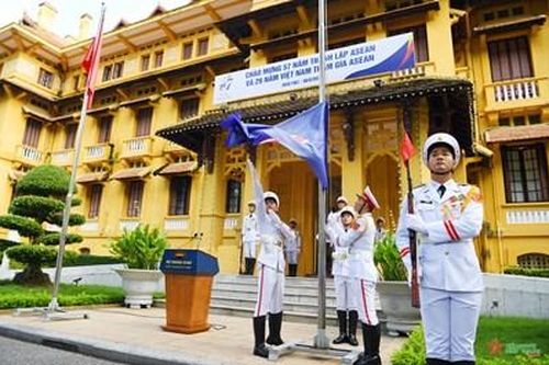 Lễ thượng cờ kỷ niệm 57 năm Ngày thành lập ASEAN