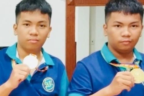 Nghị lực phi thường: Cặp song sinh vượt khó đoạt nhiều HCV toán học