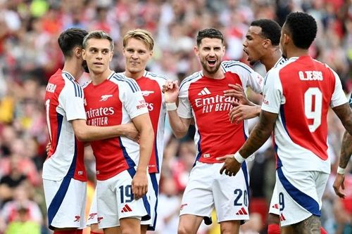 Arsenal đè bẹp Leverkusen khi Xhaka trở lại Emirates