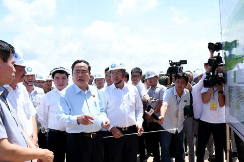 Chủ tịch Quốc hội Trần Thanh Mẫn khảo sát tiến độ thi công sân bay Long Thành