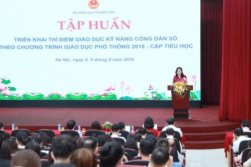 Hà Nội tập huấn giáo dục kỹ năng công dân số cho gần 300 cán bộ, giáo viên