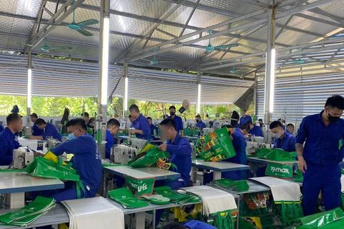 'Cầm tay, chỉ việc' giải quyết việc làm tại chỗ cho học viên cai nghiện tại Yên Bái