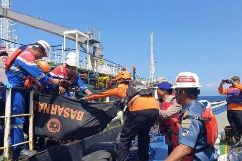 Tàu chở dầu Elisabeth xảy ra hai vụ nổ liên tiếp ngoài khơi Indonesia