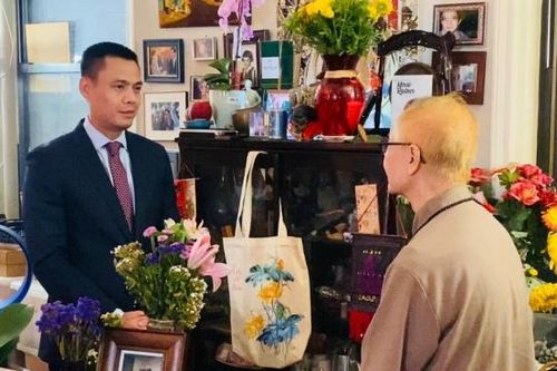Tiễn đưa di hài người bạn Mỹ Merle Ratner về Việt Nam