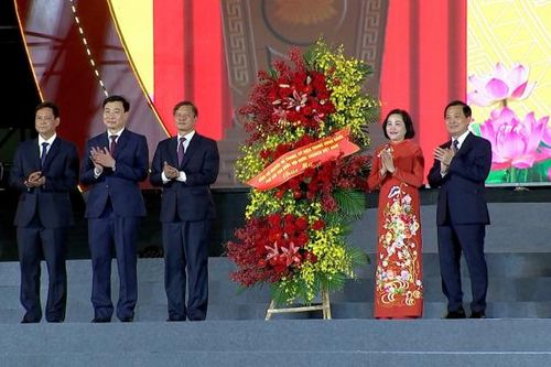 Phó Chủ tịch Quốc hội Nguyễn Thị Thanh dự Lễ kỷ niệm 70 năm Ngày giải phóng TP. Bắc Ninh
