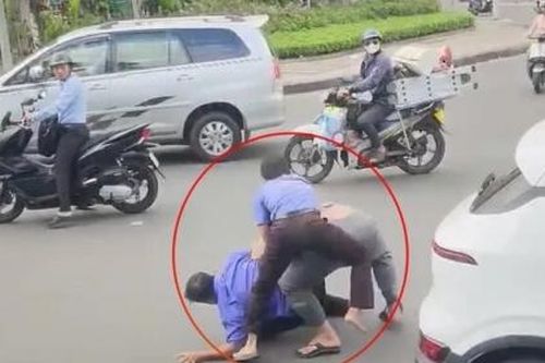 TP. HCM: Làm rõ nguyên nhân, xử lý tài xế xe buýt đánh người đi đường