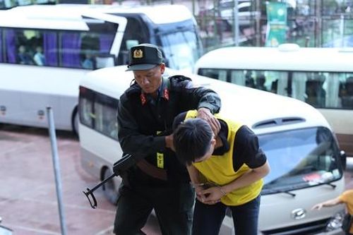 Đột kích 'sào huyệt' bắt nhóm lừa đảo quốc tế tại Tam Giác Vàng