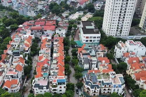 Chủ nhà tăng giá 600 triệu sau một đêm, khách phát hoảng cất tiền tỷ ra về
