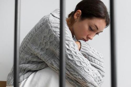 Bán nhà vì gã hàng xóm lúc tỉnh lúc say, 8 năm làm chuyện ám ảnh