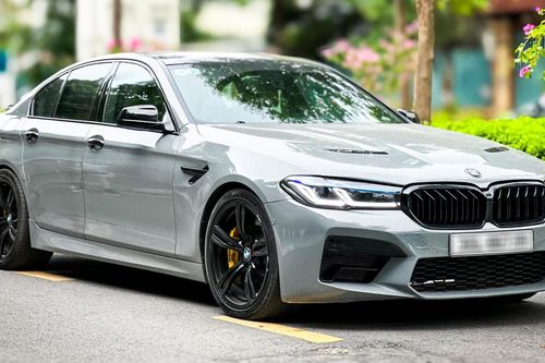 Đi 120.000km, BMW 528i 2011 bán giá 600 triệu dù tốn trăm triệu tiền độ