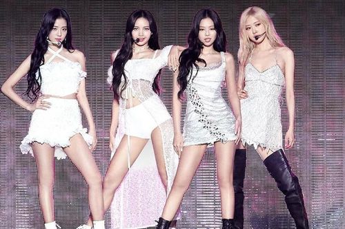 Rạp phim 4.0: Không cần đi concert, vẫn 'quẩy' cùng BlackPink, Taylor Swift