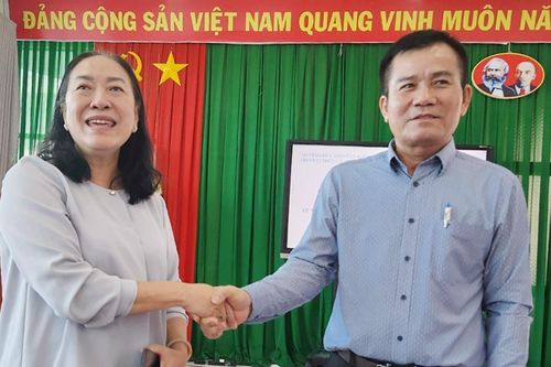 Cựu Giám đốc Sở GD-ĐT công khai xin lỗi cựu hiệu trưởng, bồi thường 1 triệu đồng
