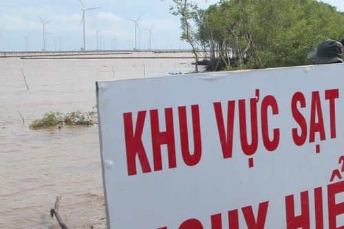 Bạc Liêu khẩn trương khắc phục sự cố sạt lở đê biển Đông