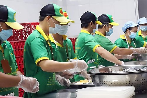 Giám đốc Sở An toàn thực phẩm TPHCM nói về suất ăn giá 18-20 nghìn đồng