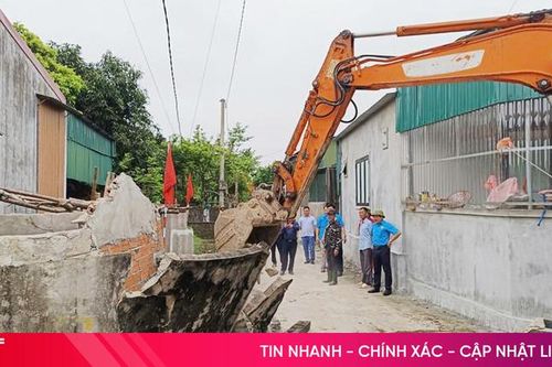 Người dân Lộc Hà tiếp tục hiến đất mở đường 'nâng chất' tiêu chí giao thông
