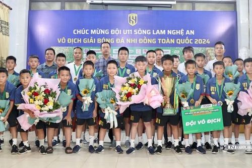 Vô địch Giải Bóng đá Nhi đồng toàn quốc, U11 Sông Lam Nghệ An nhận thưởng gần nửa tỷ đồng