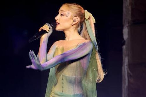 Rộ tin Ariana Grande tổ chức tour diễn tại Hàn Quốc, lùm xùm năm xưa được nhắc lại?