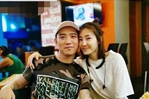 Nữ diễn viên chuẩn bị ly hôn sau khi chồng vướng bê bối lừa đảo