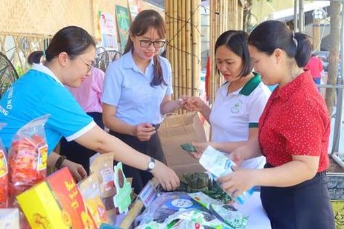 Phụ nữ Đà Nẵng khởi nghiệp sáng tạo, hành động xanh