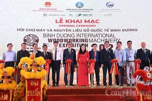 Khai mạc Hội chợ Máy và Nguyên liệu gỗ quốc tế Bình Dương