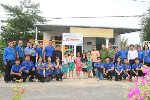 Áo xanh tình nguyện trên quê hương Châu Thành