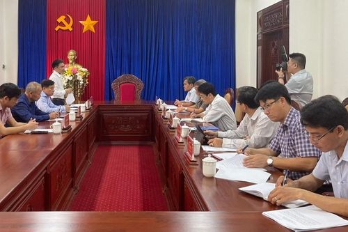 Bí thư Tỉnh ủy Hồ Văn Niên làm việc với đoàn công tác Cơ quan Thường trực Báo Nhân Dân tại Đà Nẵng