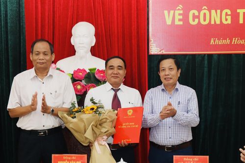 Trao quyết định chuẩn y Ủy viên Ủy ban Kiểm tra Tỉnh ủy cho ông Nguyễn Hữu Nghị