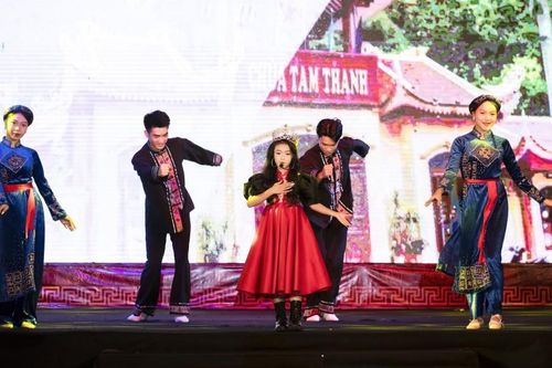 Little miss world Phan thị Minh Châu: Cô hoa hậu nhí tài ba của ' Xứ Lạng '