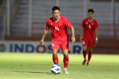 Ba cầu thủ CLB Huế được 'chọn mặt gửi vàng'