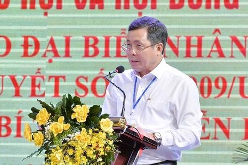 Miệt mài với vai trò 'chiếc cầu nối'