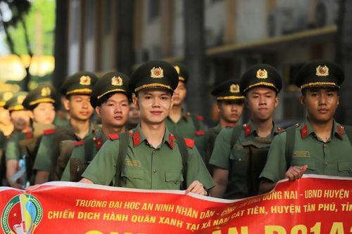 Gần 400 giảng viên và học viên ANND '3 cùng' với người dân Đồng Nai