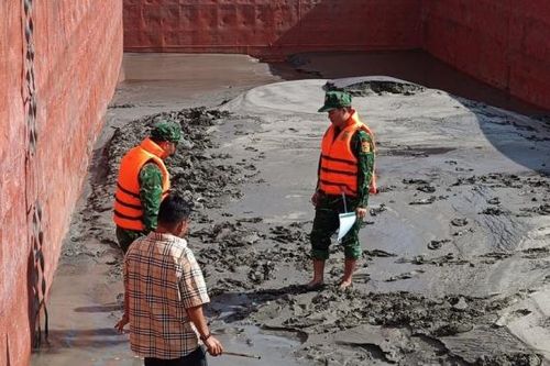 Liên tiếp phát hiện, xử lý phương tiện vận chuyển cát trái phép