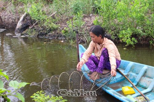 Những đảng viên người dân tộc đi đầu