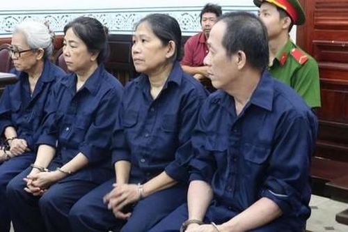 Vào chùa làm công quả, người phụ nữ trộm tiền tỷ của trụ trì để đánh đề