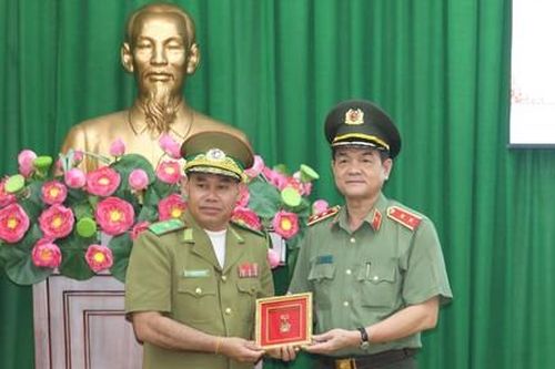 Công an TPHCM tiếp Đoàn đại biểu Công an tỉnh Champasak - Lào