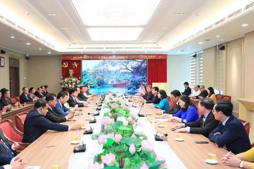 Phó Bí thư Thường trực Thành ủy tiếp học viên lớp đào tạo về công tác chính quyền của Thủ đô Viêng Chăn