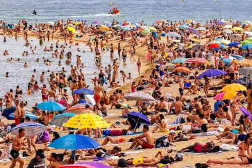 Châu Âu tìm cách 'hạ nhiệt' du lịch